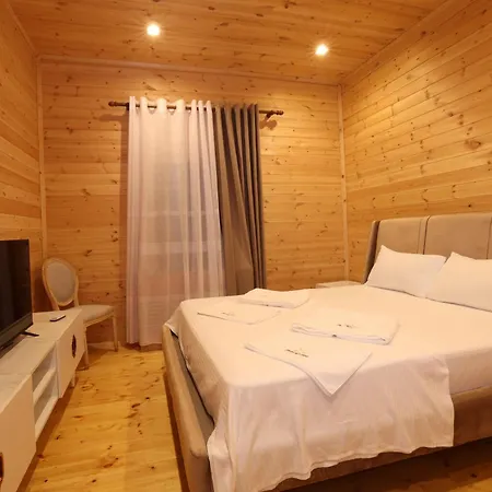 Gjuetise Hotell *