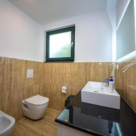 Gjuetise Hotell