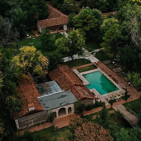 Ξενοδοχείο Gjuetise *